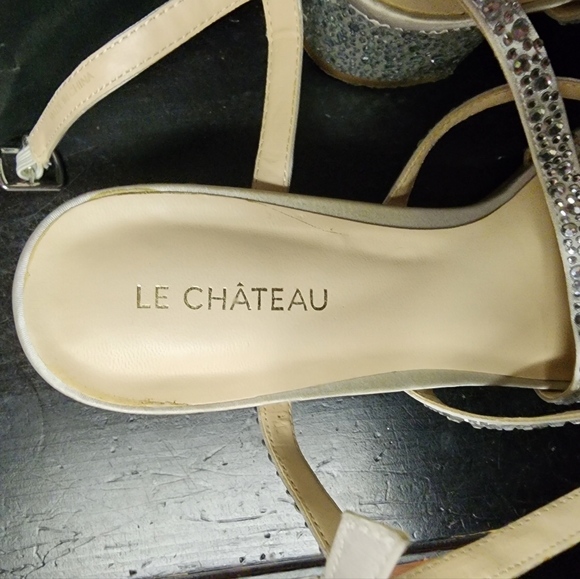 Le chateau. Size 6, Silver sparkle - Picture 2 of 4